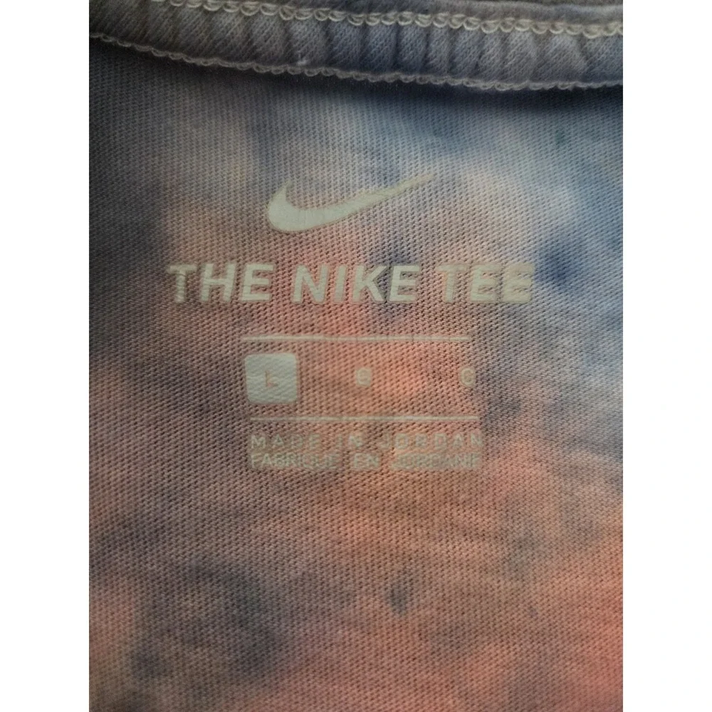 The Nike Tee Tie Dye Shirt‎ Youth Large Fuzzy Carpet Swoosh Athleisure